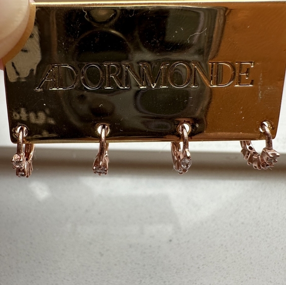 Mini huggies set from Adornmonde - Picture 2 of 4